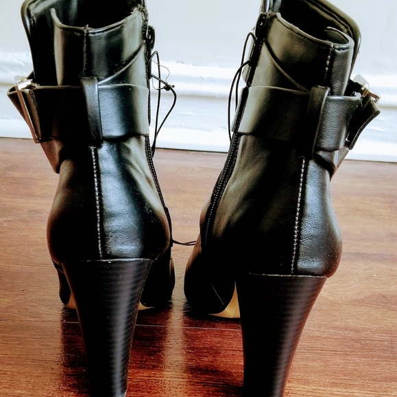 Express Boots - Picture 2 of 3